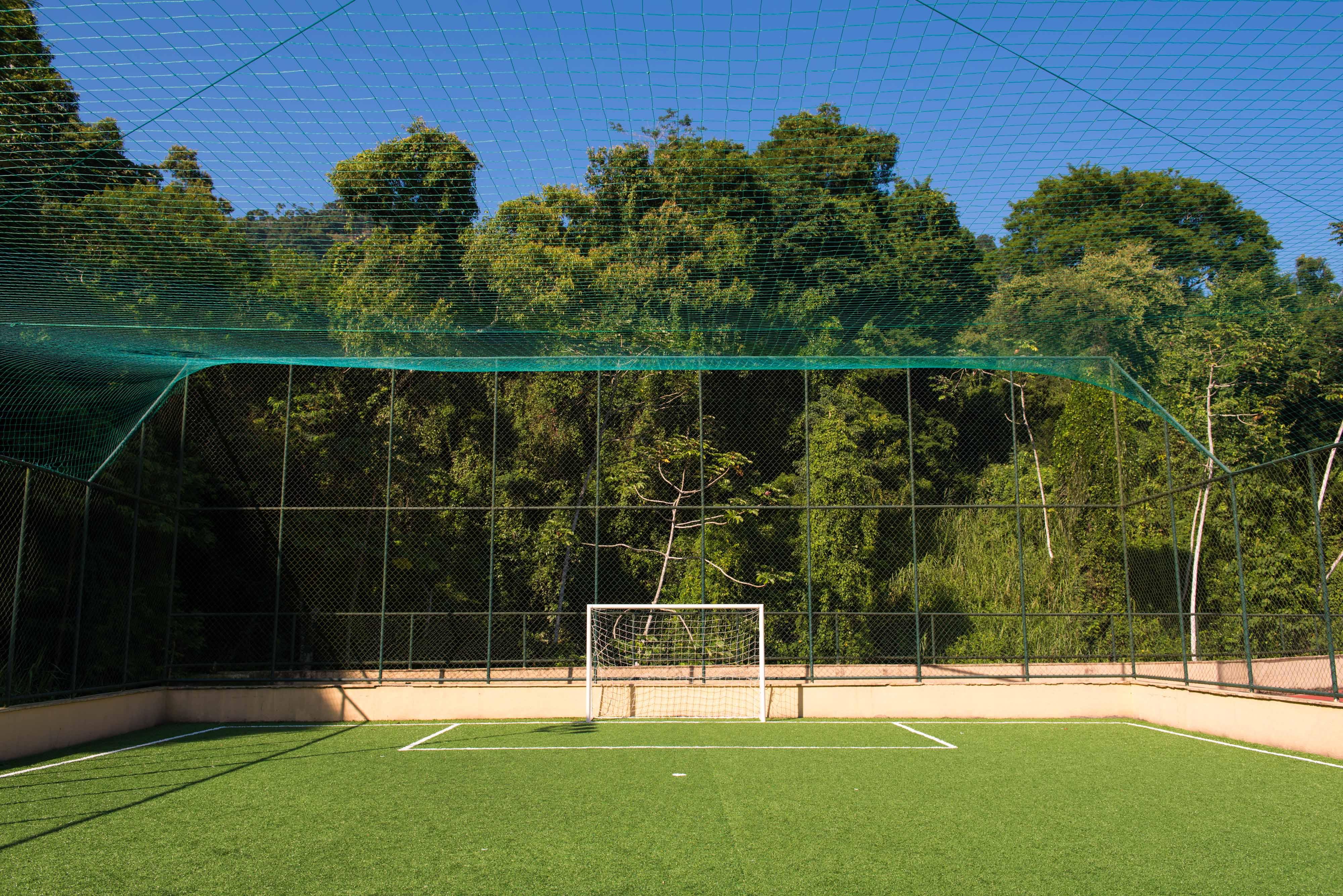 Vila Gale Eco Resort Angra Angra dos Reis Zewnętrze zdjęcie The football pitch at the school