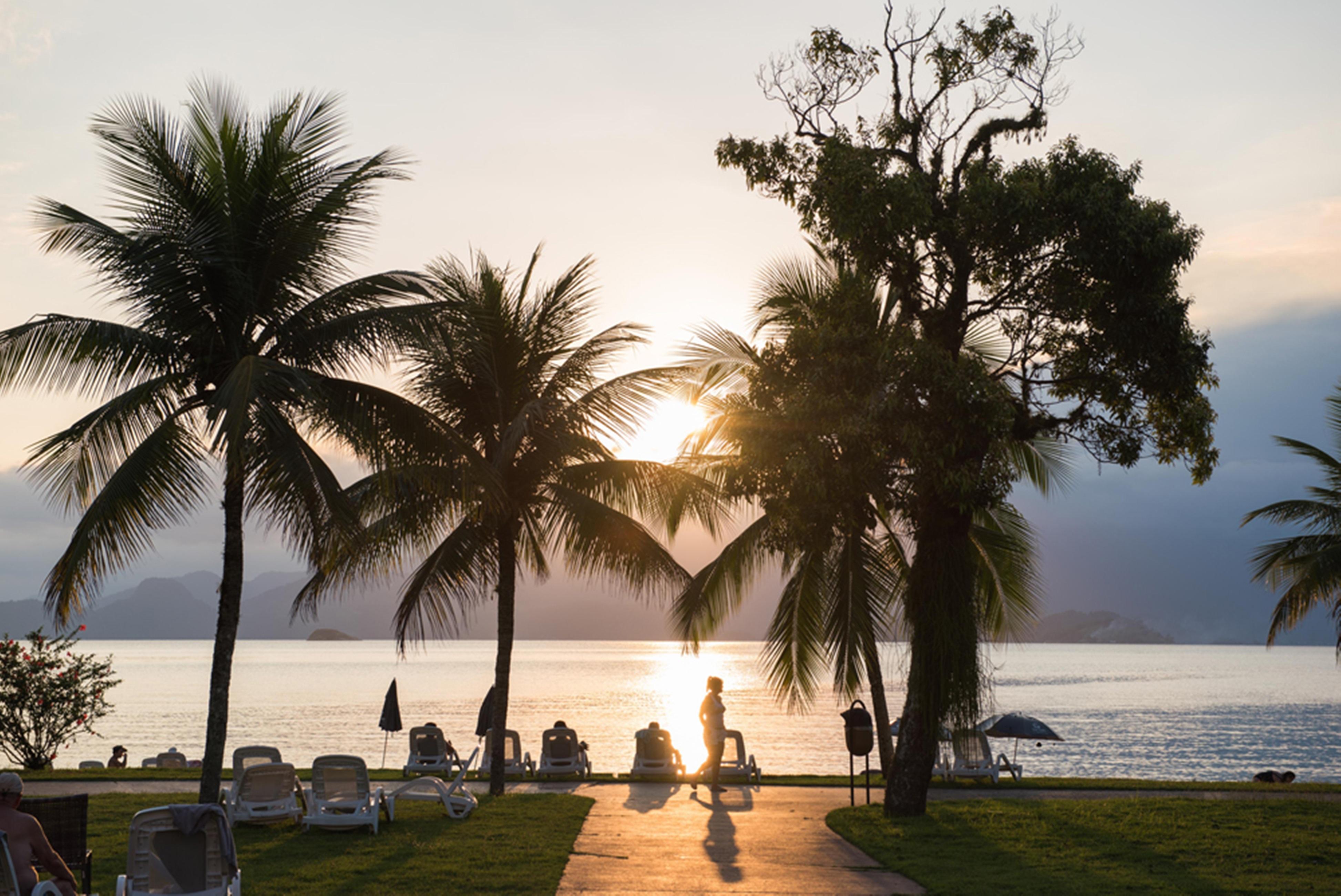 Vila Gale Eco Resort Angra Angra dos Reis Zewnętrze zdjęcie Sunset at the beach